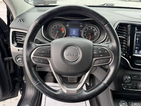 Used 2019 Jeep Cherokee Limited image 24