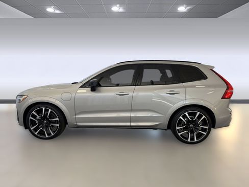 Used 2024 Volvo XC60 T8 Ultimate w/ Protection Package Premier AWD/4WD image 2