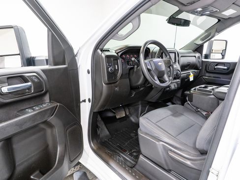 Used 2022 Chevrolet Silverado 2500 Custom w/ Gooseneck/5TH Wheel Package RWD image 14