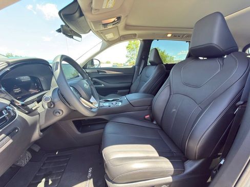 Certified 2026 INFINITI QX60 Luxe w/ Cargo Package AWD/4WD image 15