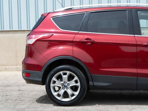 Used 2015 Ford Escape Titanium w/ Equipment Group 301A AWD/4WD image 12