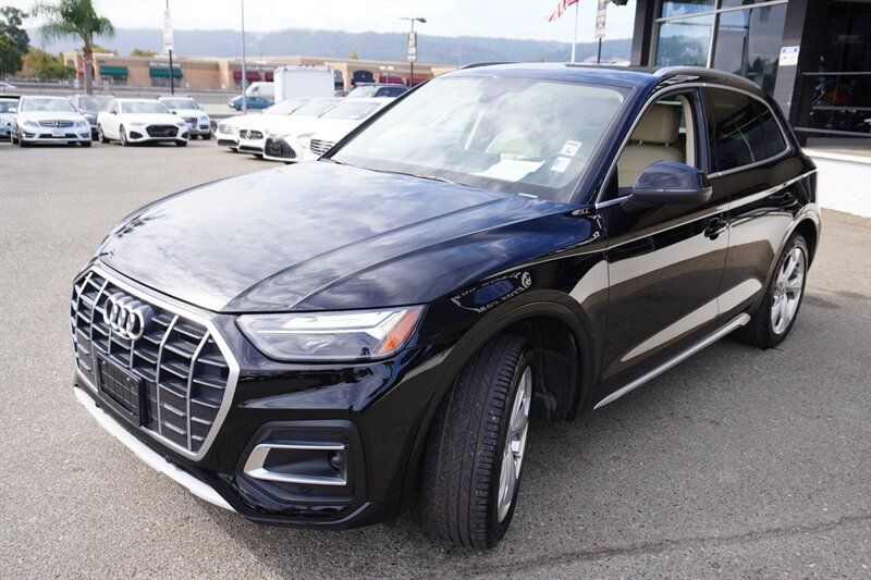 Used 2021 Audi Q5 2.0T Premium Plus w/ Premium Plus Package AWD/4WD image 3