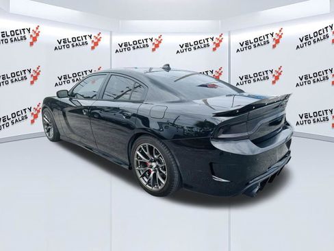 Used 2016 Dodge Charger SRT w/ Harman/Kardon Audio Group RWD image 5