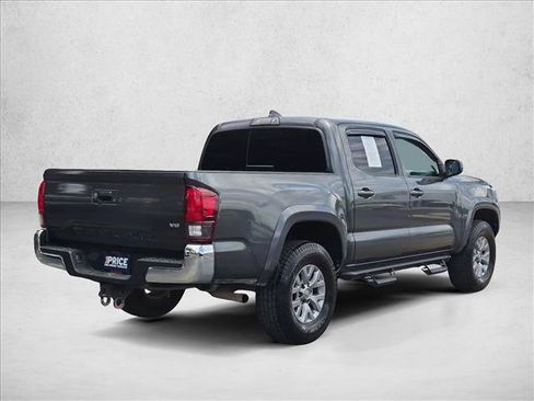 Used 2018 Toyota Tacoma SR5 RWD image 5
