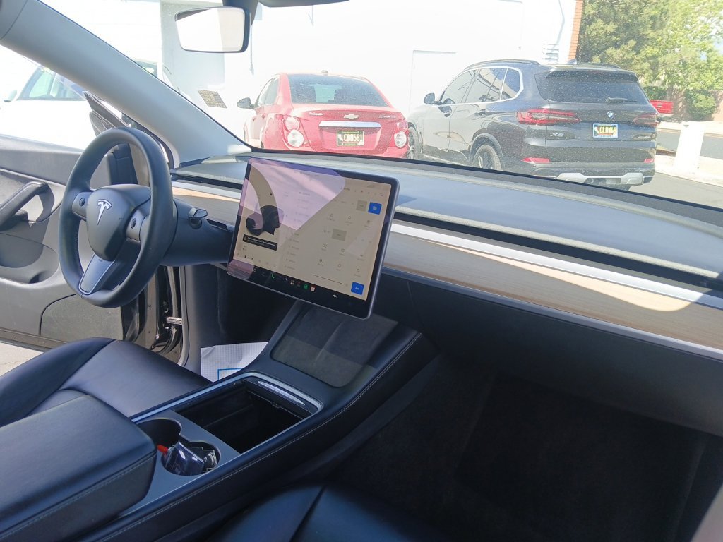 Used 2021 Tesla Model Y Long Range AWD/4WD image 15