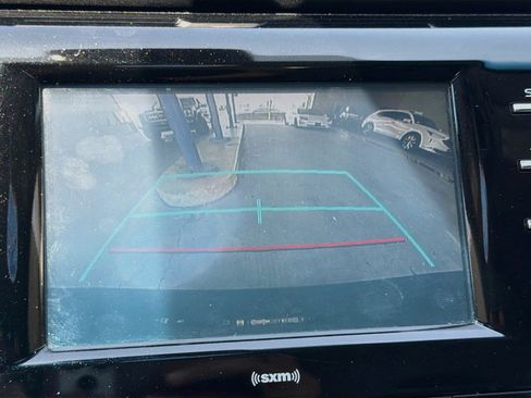 Used 2020 Toyota Camry SE FWD image 16