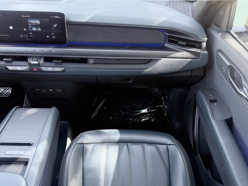 Used 2024 Kia EV9 GT-Line AWD/4WD image 64