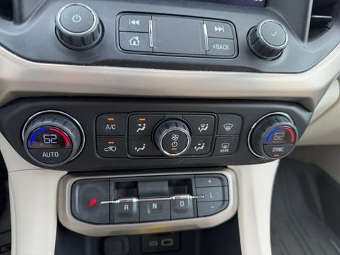 Certified 2021 GMC Acadia Denali w/ Denali Ultimate Package AWD/4WD image 32