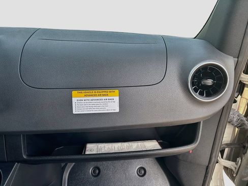 Used 2024 Mercedes-Benz Sprinter 2500 image 26