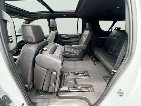 Used 2022 Chevrolet Suburban RST w/ Luxury Package AWD/4WD image 26