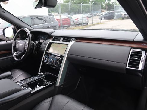 Used 2018 Land Rover Discovery HSE AWD/4WD image 37