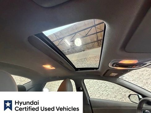 Used 2025 Hyundai Elantra SEL FWD image 8