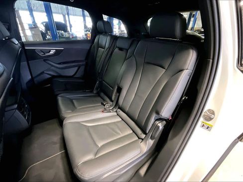 Used 2025 Audi Q7 3.0T Premium Plus image 19
