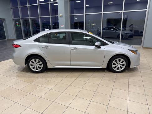 Used 2024 Toyota Corolla LE image 6