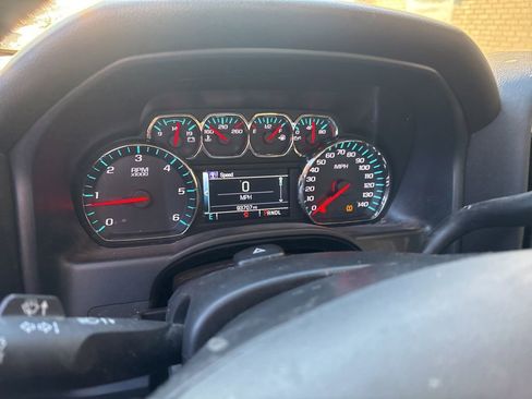 Used 2018 Chevrolet Silverado 1500 LT w/ All Star Edition AWD/4WD image 9