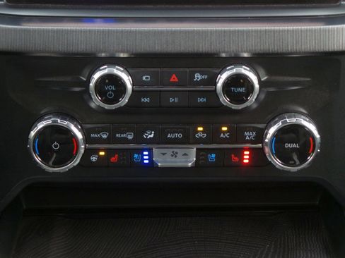 Used 2025 Ford F250 Platinum image 17