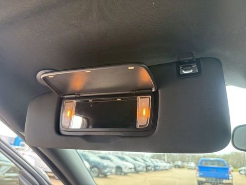 Used 2025 Buick Envista Sport Touring image 30