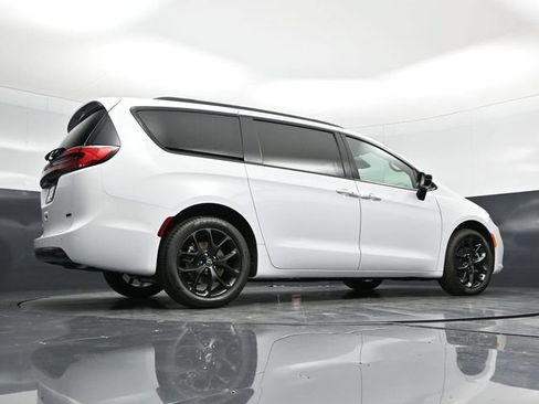 New 2026 Chrysler Pacifica Select w/ S Appearance Package AWD/4WD image 52