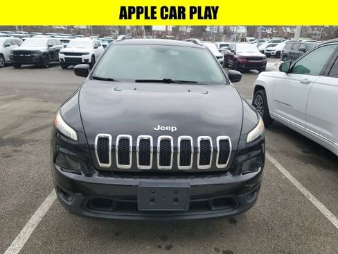 Used 2016 Jeep Cherokee Latitude w/ Cold Weather Group image 2
