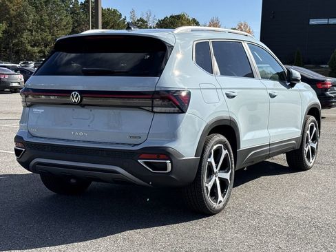 New 2026 Volkswagen Taos SEL image 5