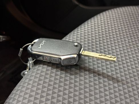 Used 2025 Kia Soul LX w/ LX Technology Package FWD image 21