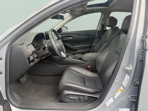 Used 2024 Honda Accord Touring image 9