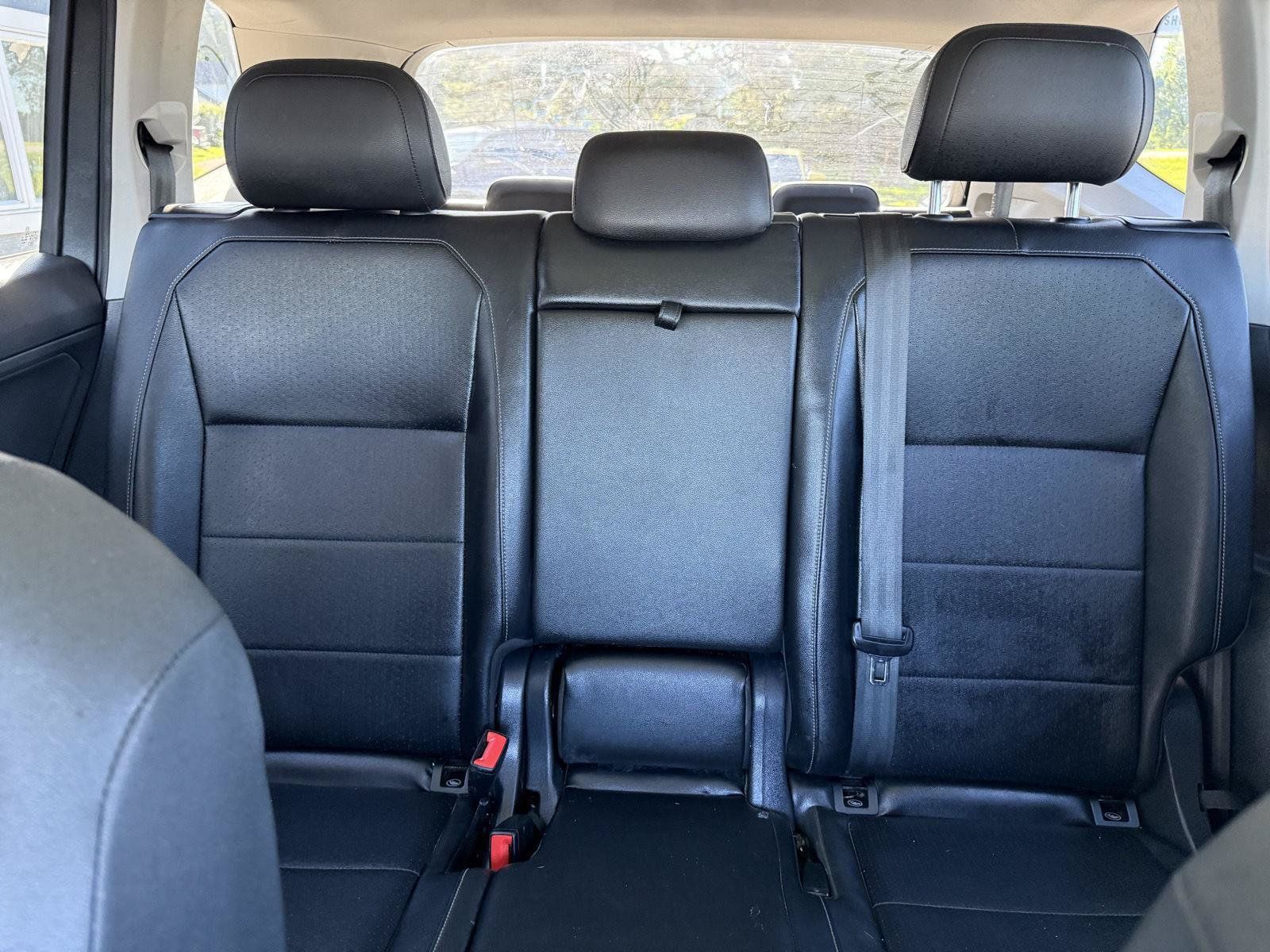 Used 2019 Volkswagen Tiguan SE FWD image 12