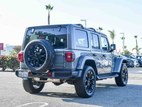 Used 2023 Jeep Wrangler Sahara image 7