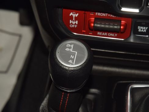 Used 2019 Jeep Wrangler Unlimited Rubicon AWD/4WD image 40
