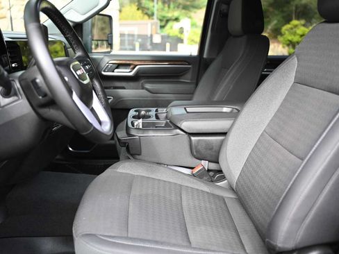 Used 2026 GMC Sierra 2500 SLE w/ SLE Value Package; AWD/4WD image 13