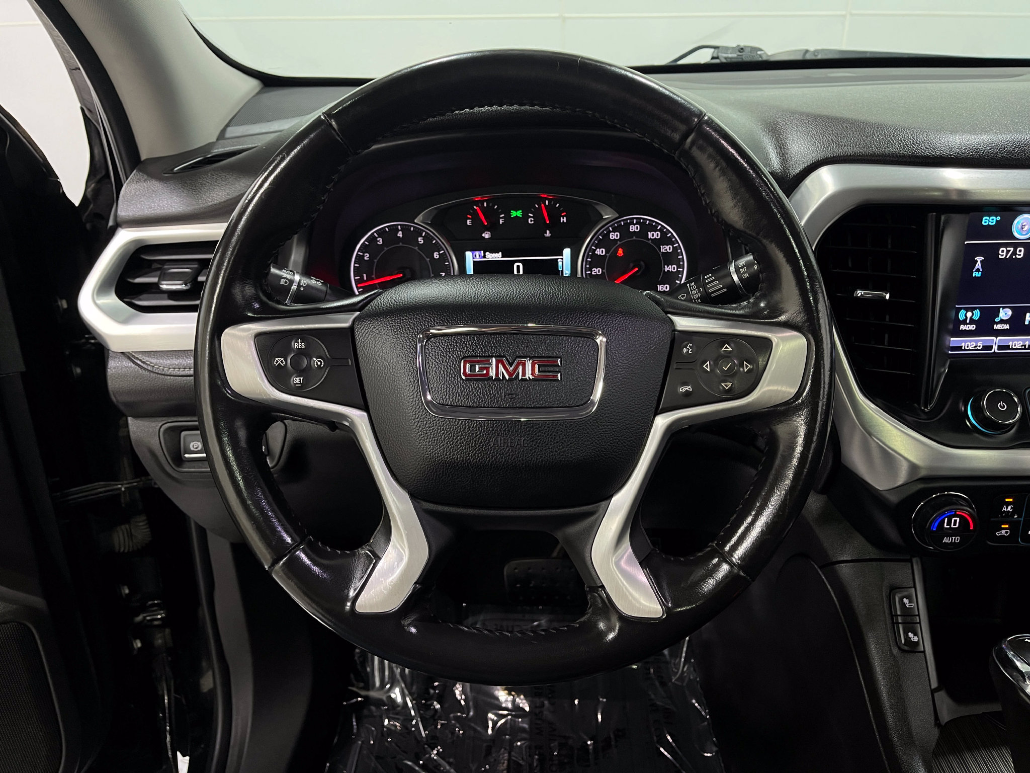 Used 2019 GMC Acadia SLT w/ Black Edition FWD image 22