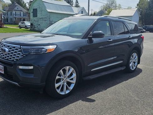 Used 2022 Ford Explorer Platinum w/ Equipment Group 601A AWD/4WD image 3
