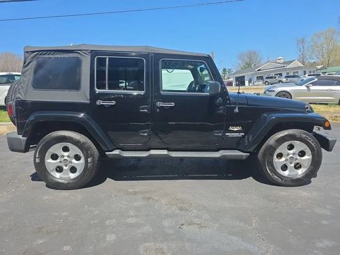 Used 2014 Jeep Wrangler Unlimited Sahara w/ Max Tow Package AWD/4WD image 4