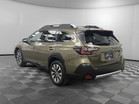 Used 2023 Subaru Outback Touring XT image 3