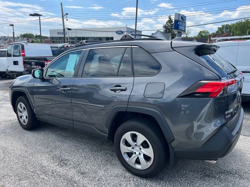Used 2021 Toyota RAV4 LE w/ Carpet Mat Package (TMS) AWD/4WD image 4