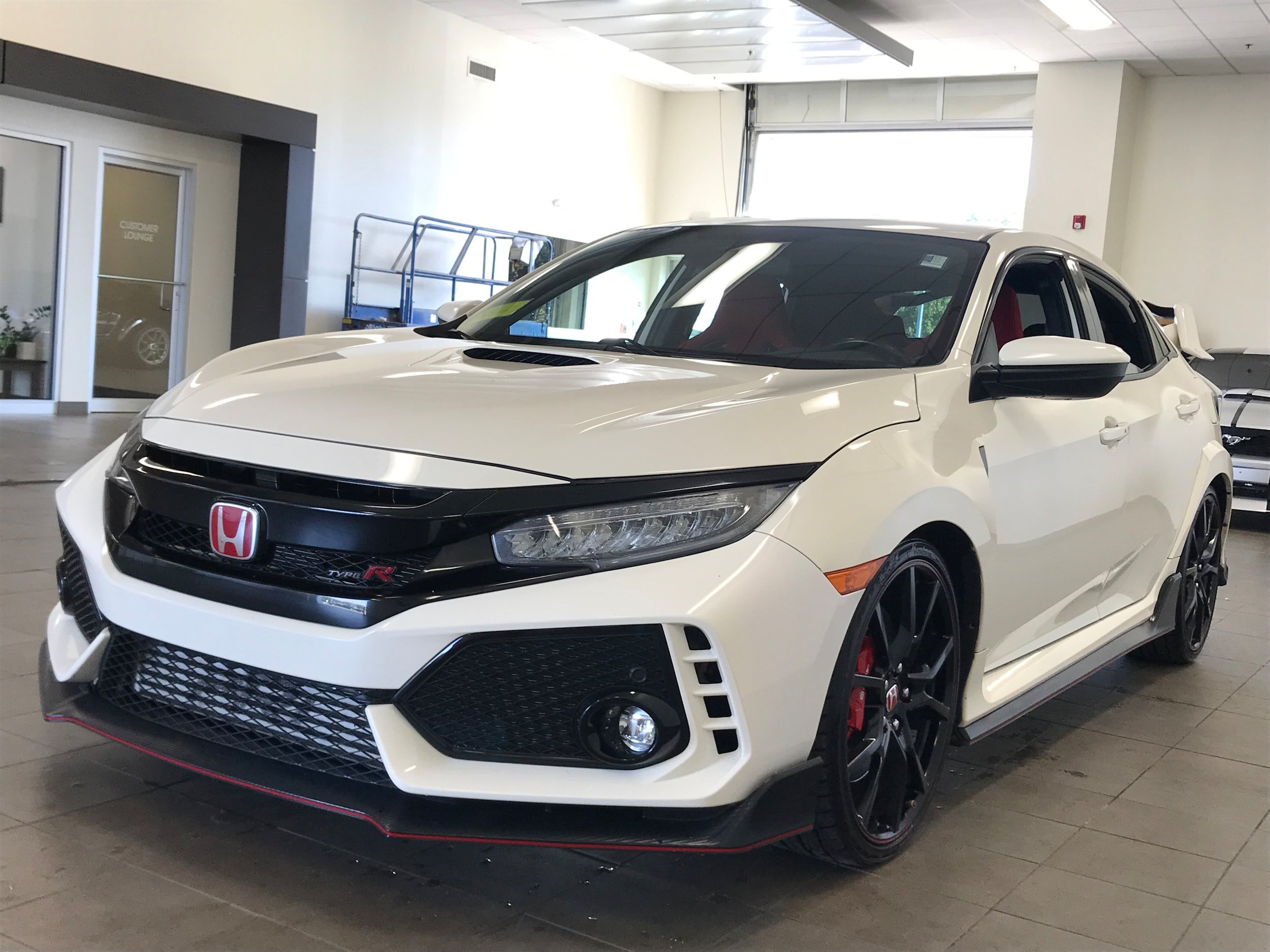 Used 2018 Honda Civic Type R image 5