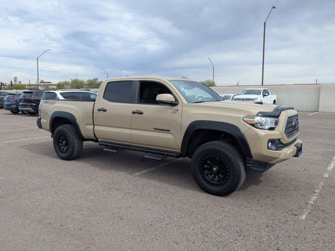 Used 2018 Toyota Tacoma TRD Sport w/ Technology Package image 7