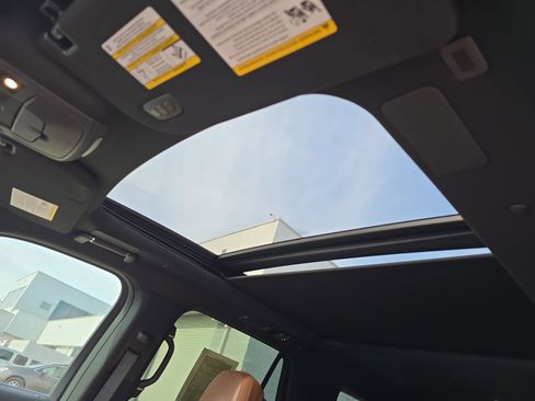 Used 2024 Lincoln Navigator Reserve image 32