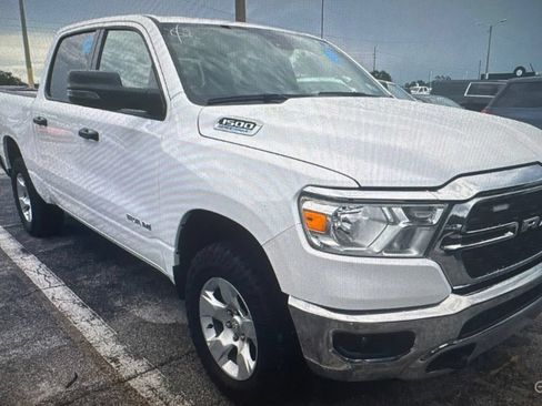 Used 2024 RAM 1500 Big Horn AWD/4WD image 3
