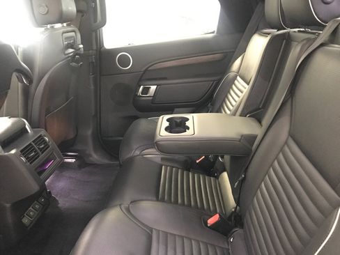 Used 2022 Land Rover Discovery S R-Dynamic image 14