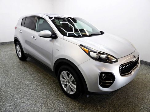 Used 2017 Kia Sportage LX AWD/4WD image 3