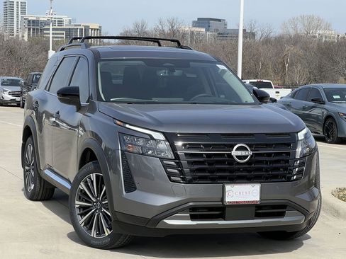 New 2026 Nissan Pathfinder Platinum FWD image 2