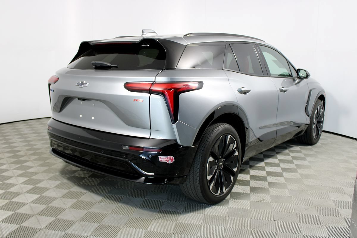 Used 2024 Chevrolet Blazer EV RS RWD image 37