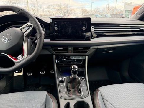 Used 2025 Volkswagen Jetta GLI Autobahn image 17