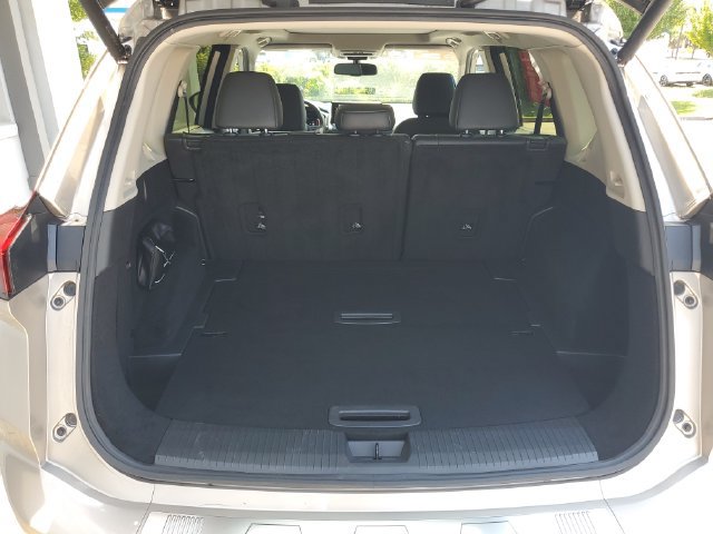 Certified 2025 Nissan Rogue SL w/ SL Premium Package FWD image 10