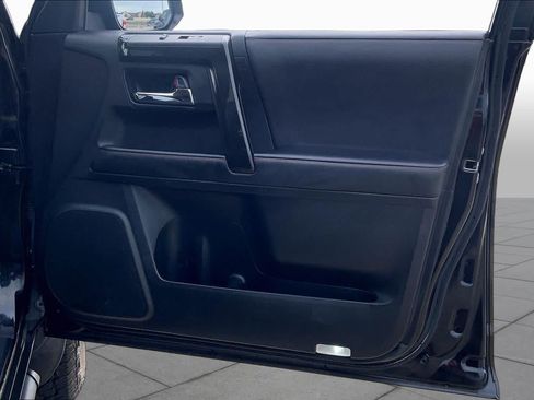 Used 2021 Toyota 4Runner Venture w/ Moonroof Package AWD/4WD image 22