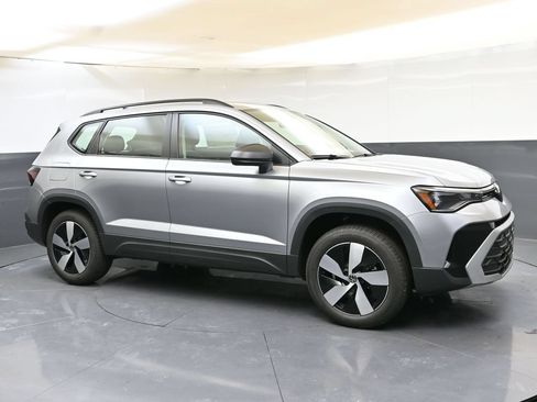 Used 2025 Volkswagen Taos S AWD/4WD image 7