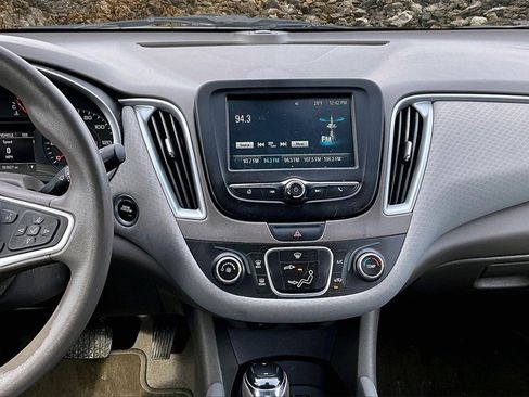 Used 2018 Chevrolet Malibu LS image 6