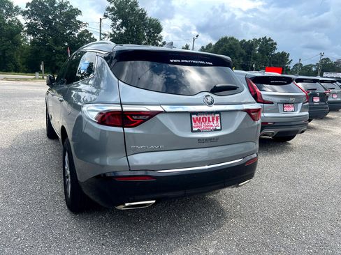 Used 2024 Buick Enclave Premium image 9