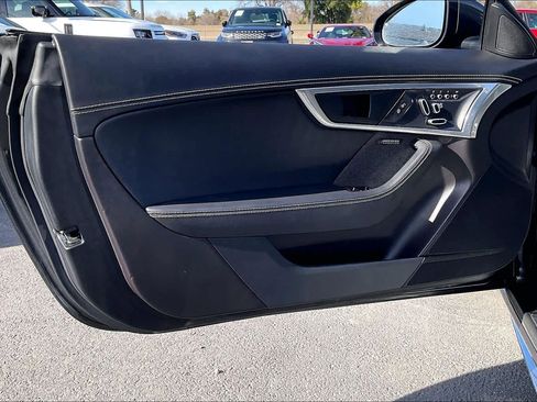 Used 2020 Jaguar F-TYPE R image 24